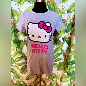 Medium 🎀 Sanrio Hello Kitty 😻 Pink Gray T-Shirt 58% Cotton